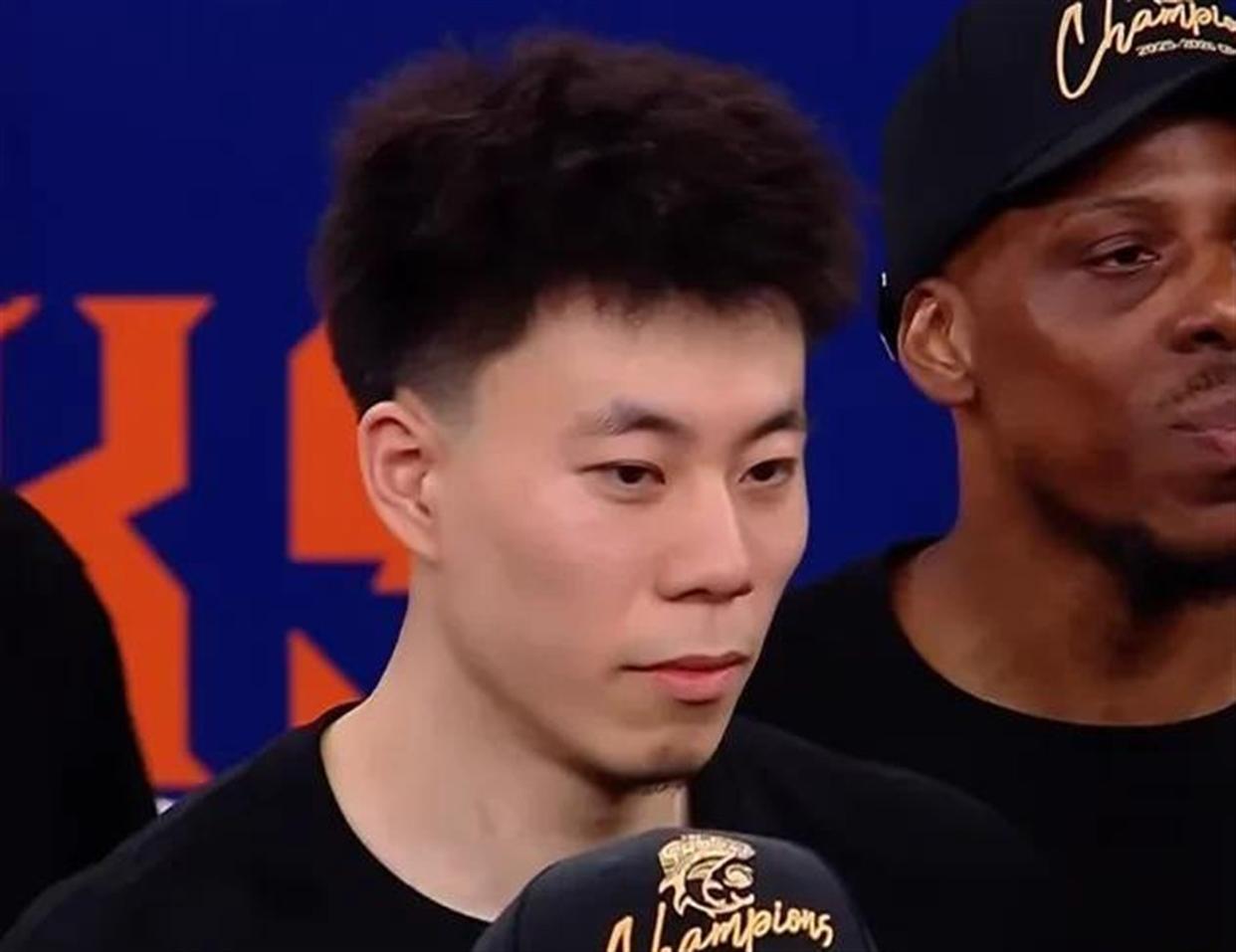 马刺1比4不敌尼克斯获得总亚军,输掉的四场比赛三要素完全相同