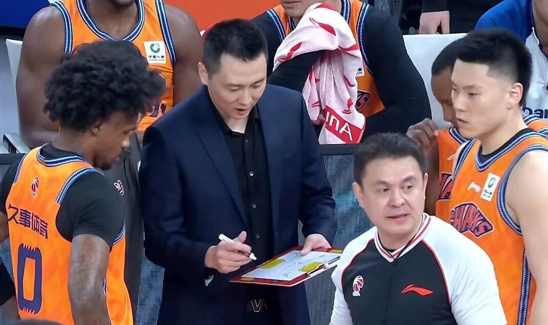 NBA官方总决赛G5裁判报告：漏吹哈珀对布伦森犯规 无碍尼克斯夺冠