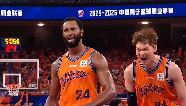 火箭两年合同签下签湖人后场大闸,他们并没有使用全额中产特例?